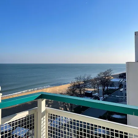 Sea View - *